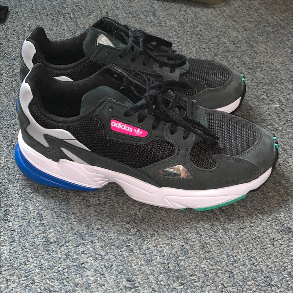 Adidas Falcon